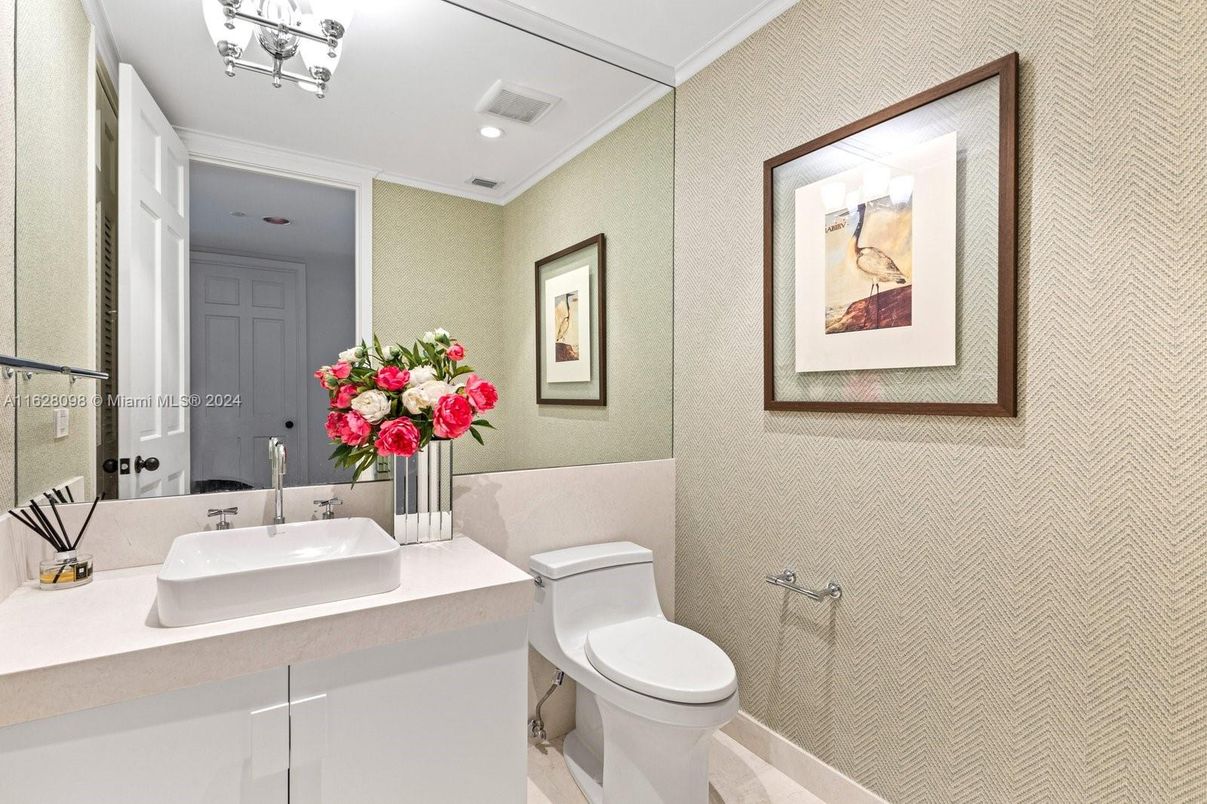 Bathroom, Interior, Recessed Lighting