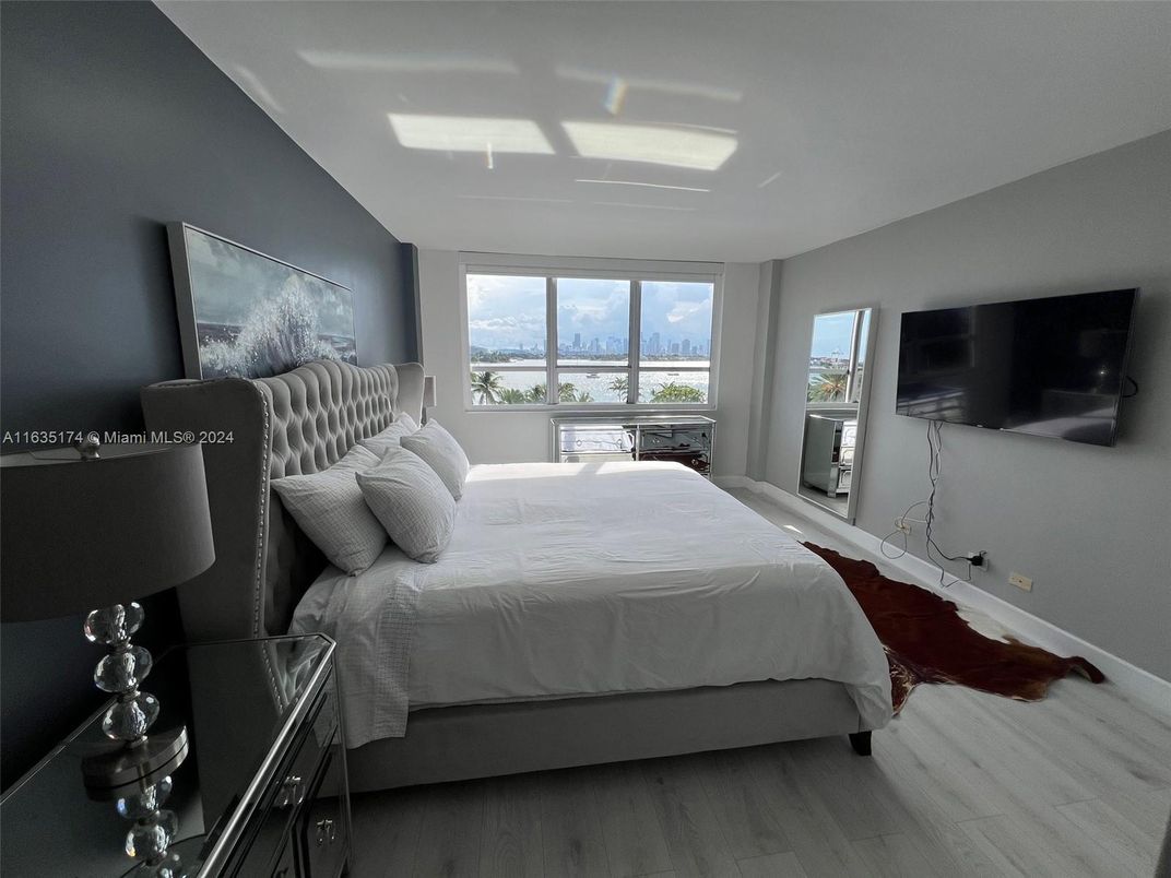 Bedroom, Interior, Water, Wood Texture Flooring