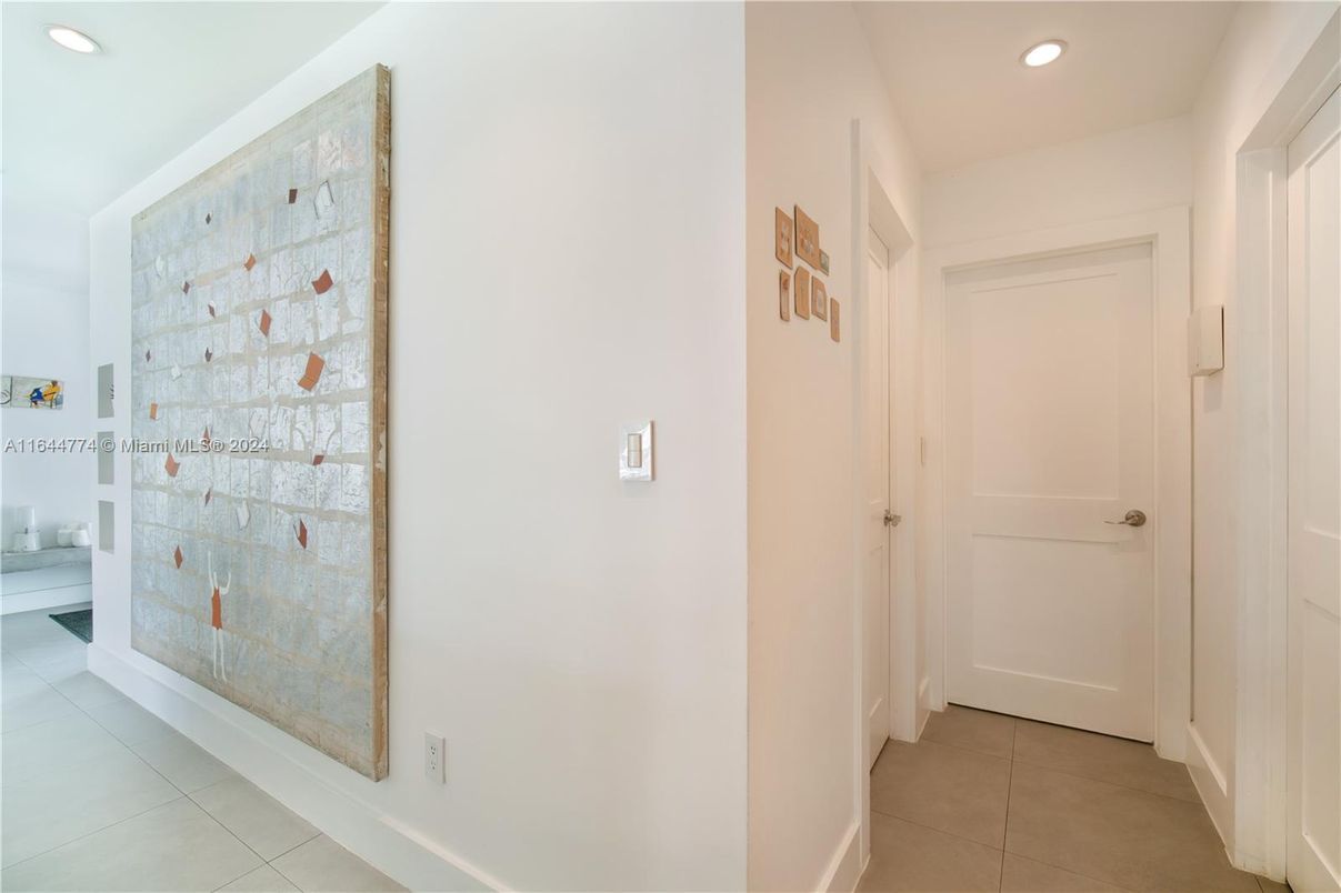 Interior, Recessed Lighting