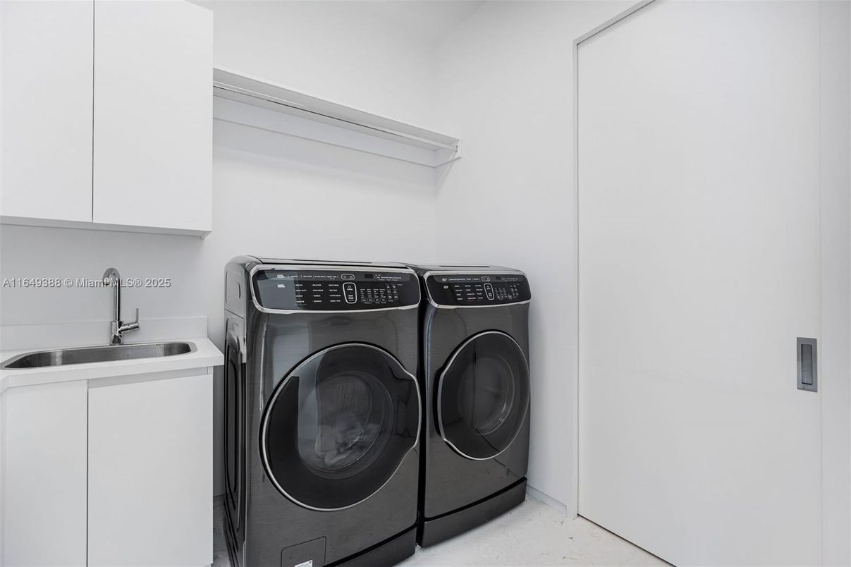 Interior, Washer
