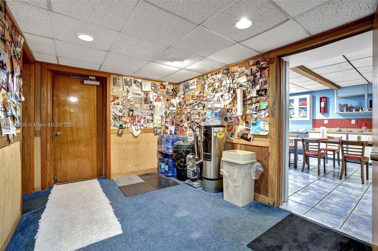 Dining room, Interior, Recessed Lighting, Wooden Walls