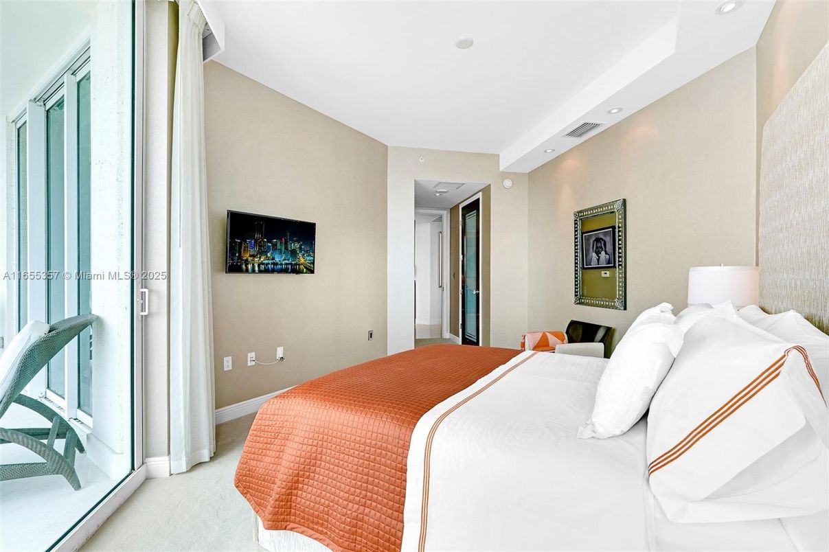 Bedroom, Interior, Recessed Lighting