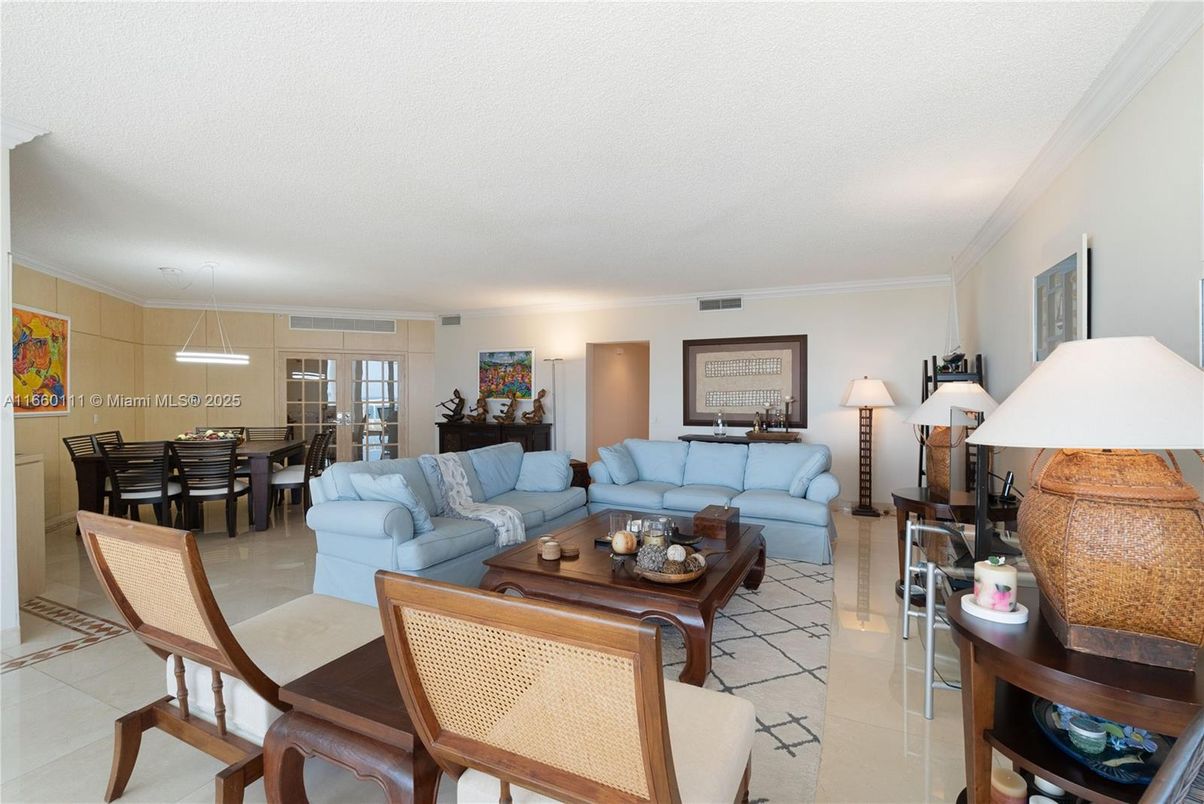 Dining room, Interior, Living room, Pendant Lights