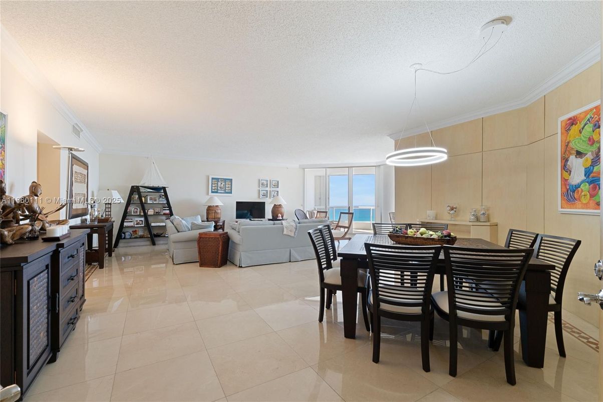 Dining room, Interior, Living room, Pendant Lights
