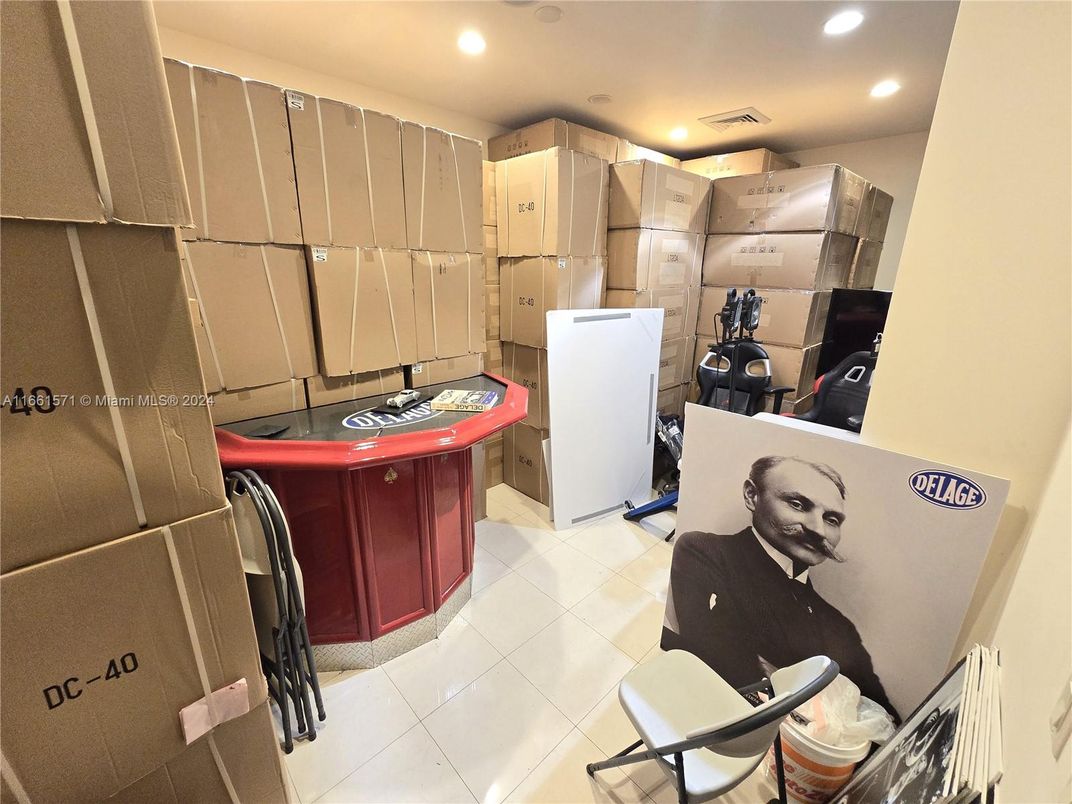 Interior, Recessed Lighting