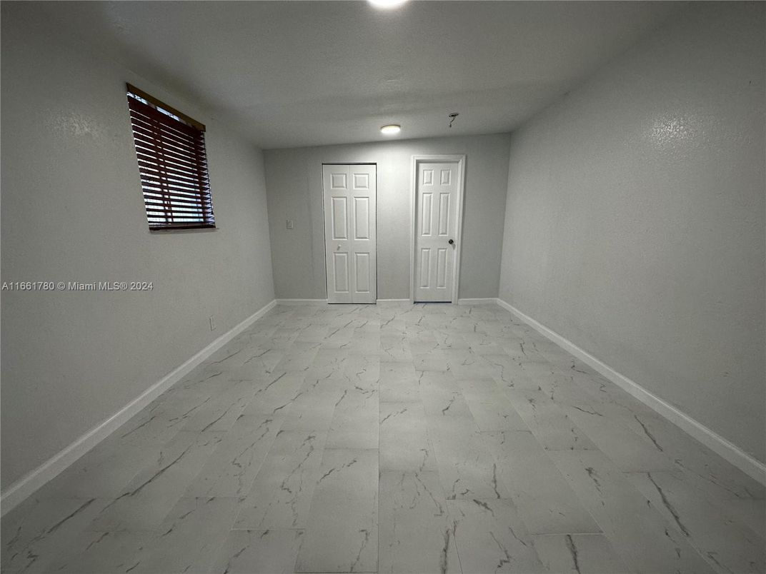 Empty room, Interior, Marble, Recessed Lighting