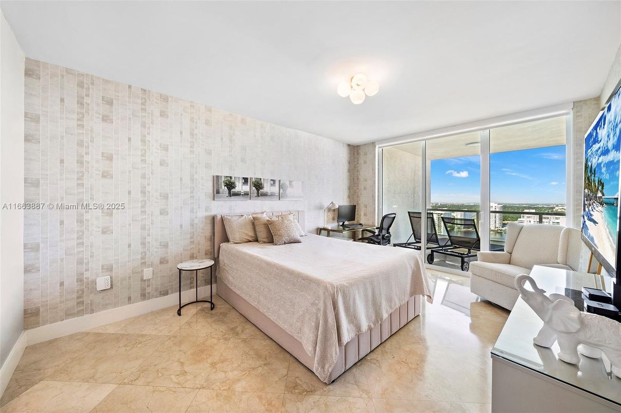 Bedroom, Interior, Water