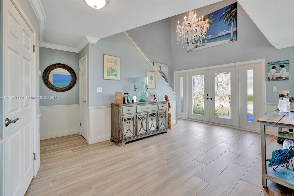 Chandelier, Interior, Wood Texture Flooring