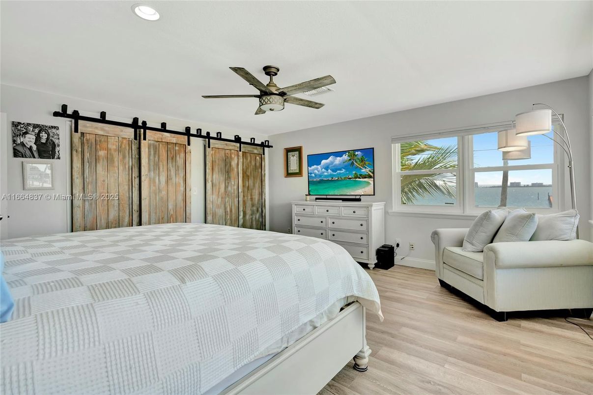 Bedroom, Interior, Recessed Lighting, Water, Wood Texture Flooring