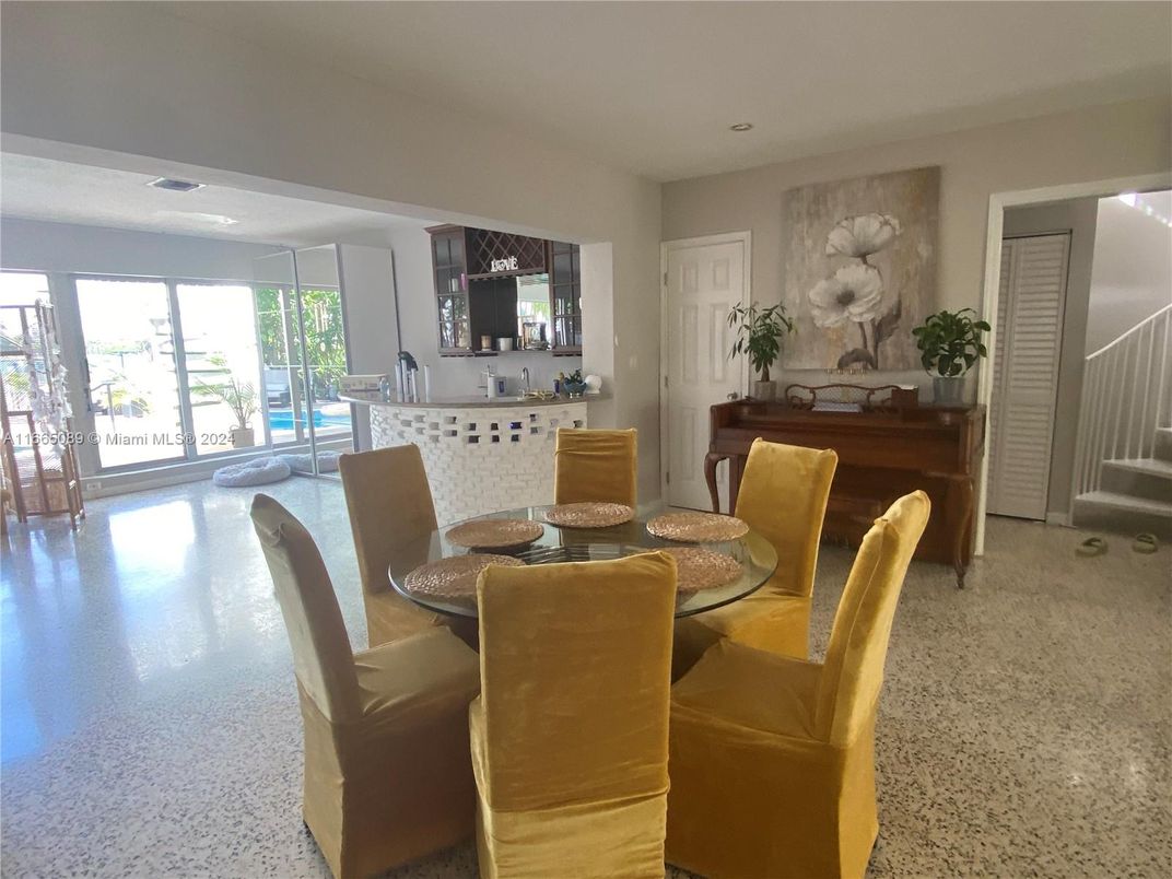 Dining room, Interior, Recessed Lighting