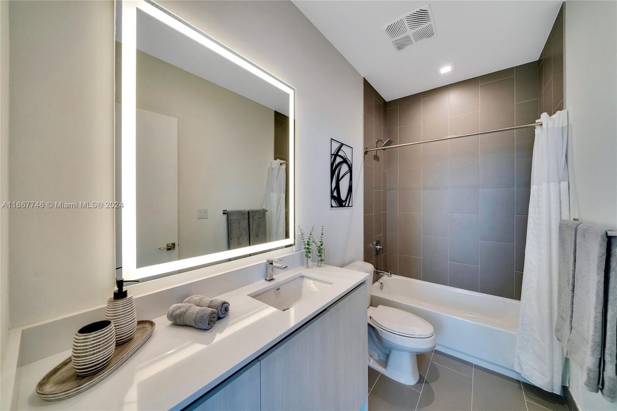 Bathroom, Interior, Recessed Lighting