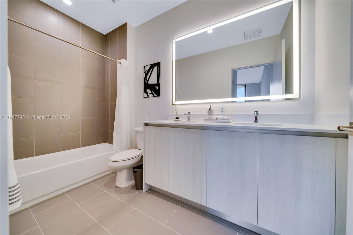 Bathroom, Interior, Recessed Lighting