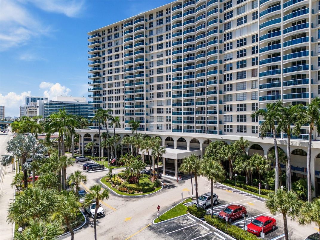 Exterior, Facade, Condo Building