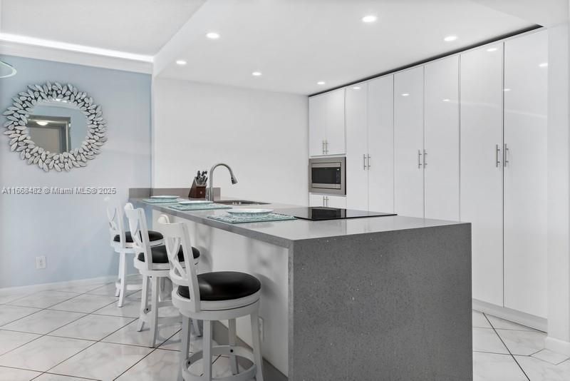 Interior, Kitchen, Marble, Recessed Lighting
