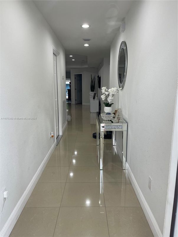 Interior, Recessed Lighting