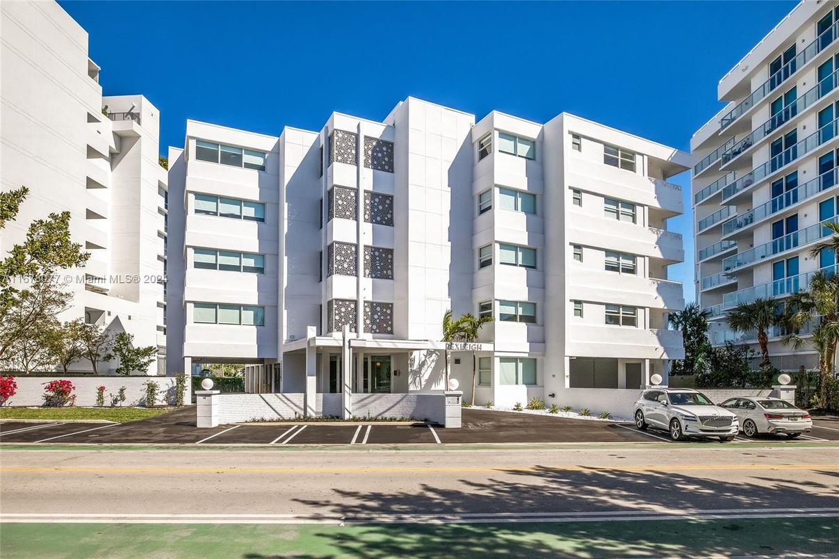 Exterior, Facade, Condo Building