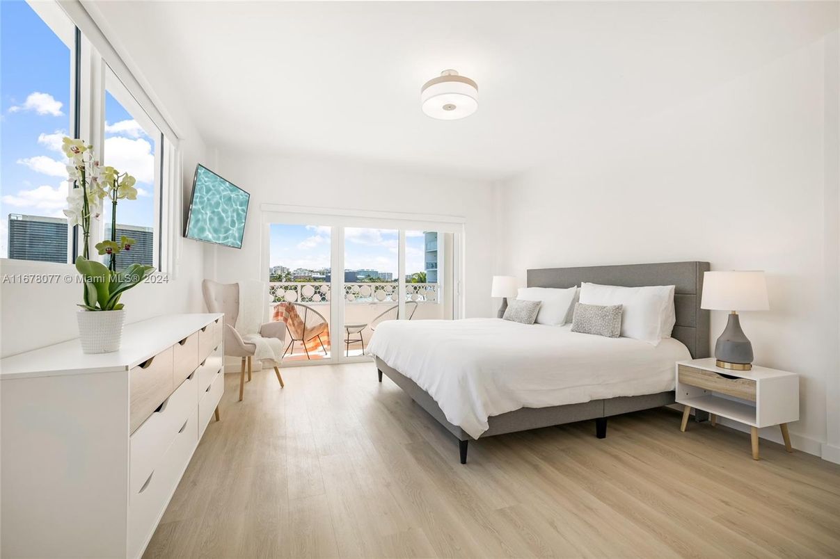 Bedroom, Interior, Water, Wood Texture Flooring