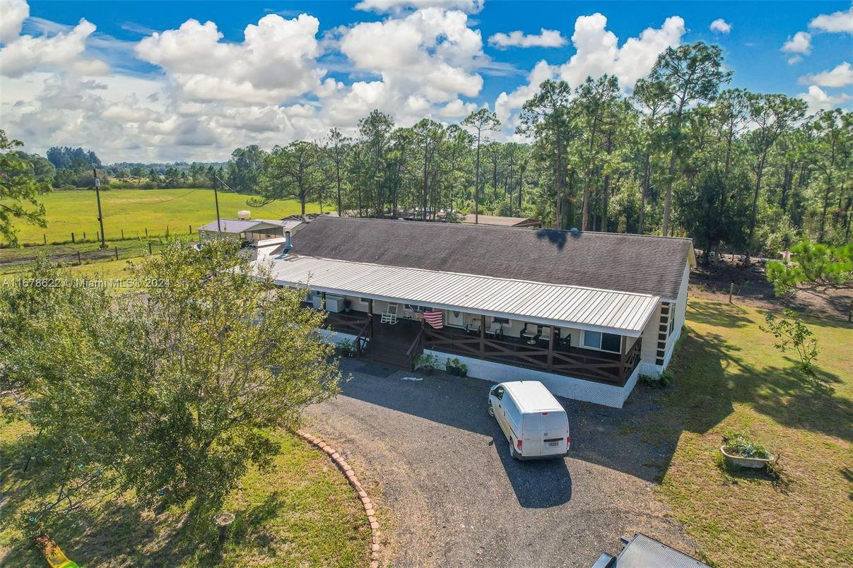 Exterior, Drone