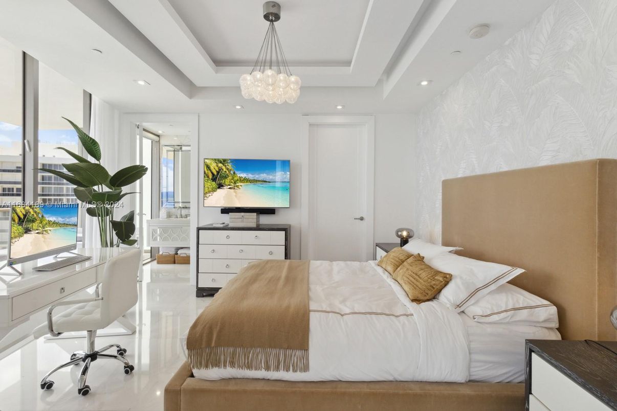 Bedroom, Interior, Pendant Lights, Recessed Lighting, Water