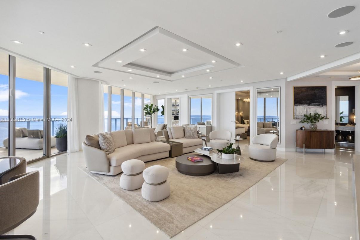 Interior, Living room, Recessed Lighting, Water