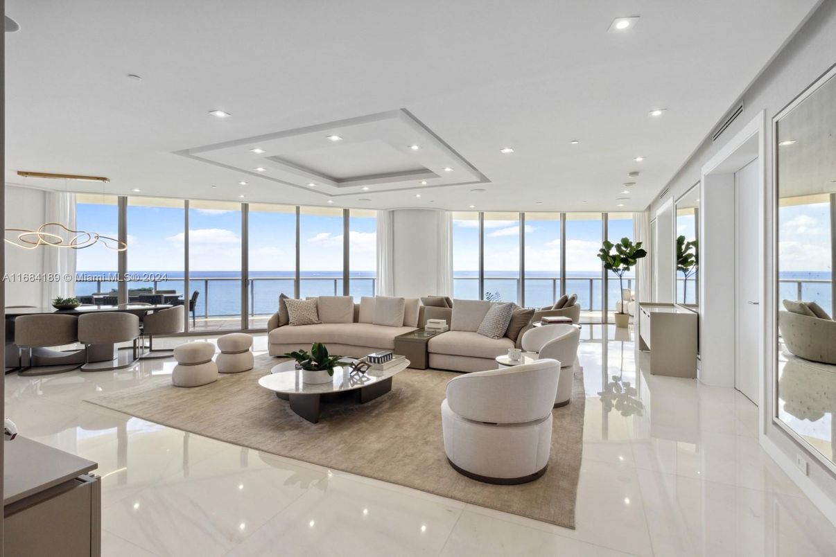 Dining room, Interior, Living room, Recessed Lighting, Water