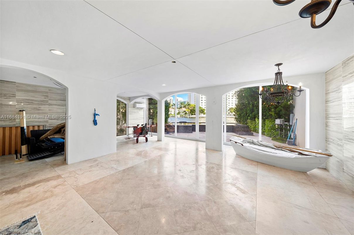 Interior, Recessed Lighting