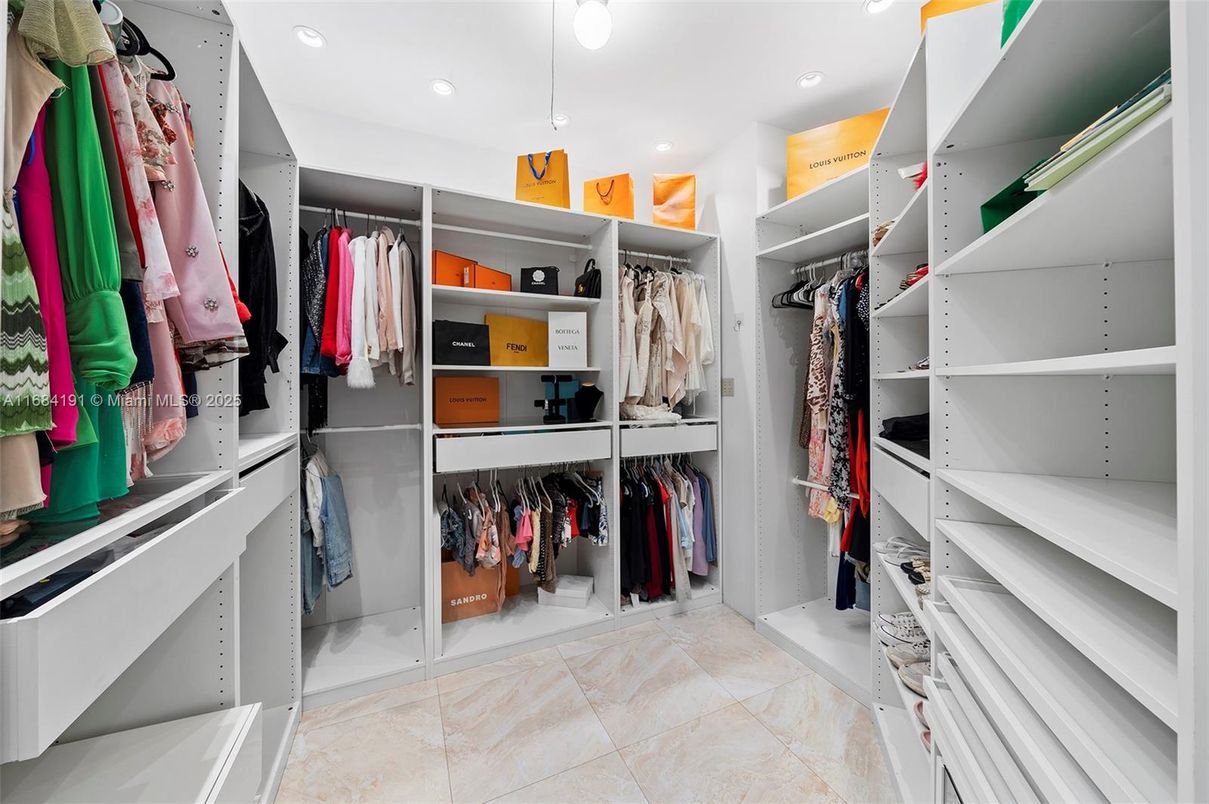 Interior, Recessed Lighting, Walk-in Closets