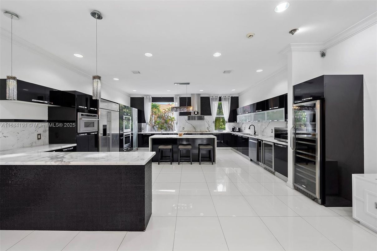 Interior, Kitchen, Pendant Lights, Recessed Lighting, Stainless Steel Appliances