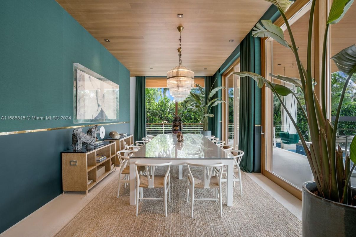 Chandelier, Dining room, Interior, Recessed Lighting, Wooden Ceilings