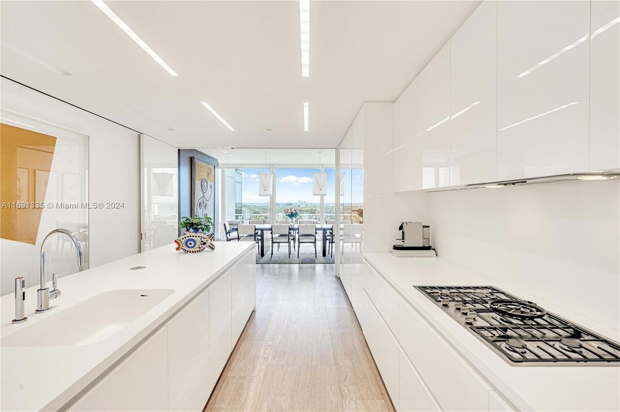 Dining room, Interior, Kitchen, Recessed Lighting, Wood Texture Flooring