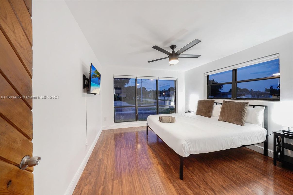 Bedroom, Interior, Water, Wood Texture Flooring