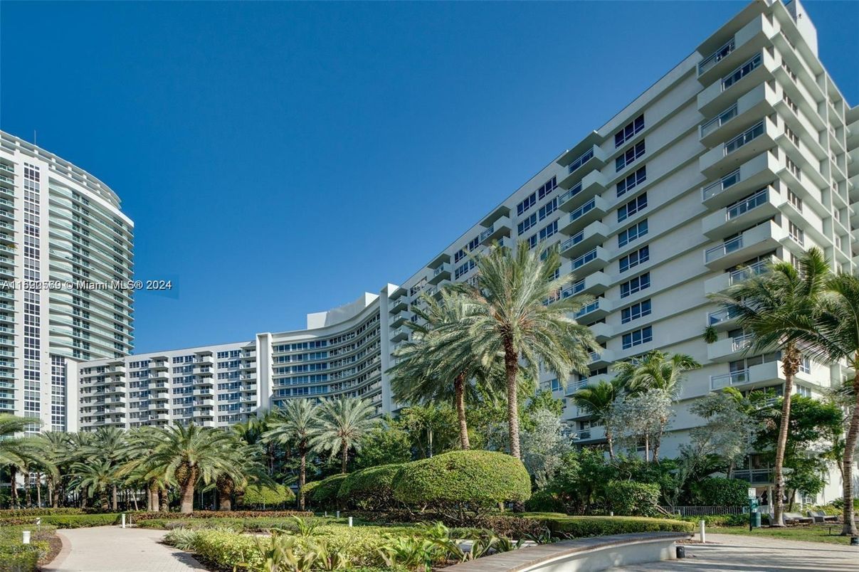 Exterior, Facade, Condo Building