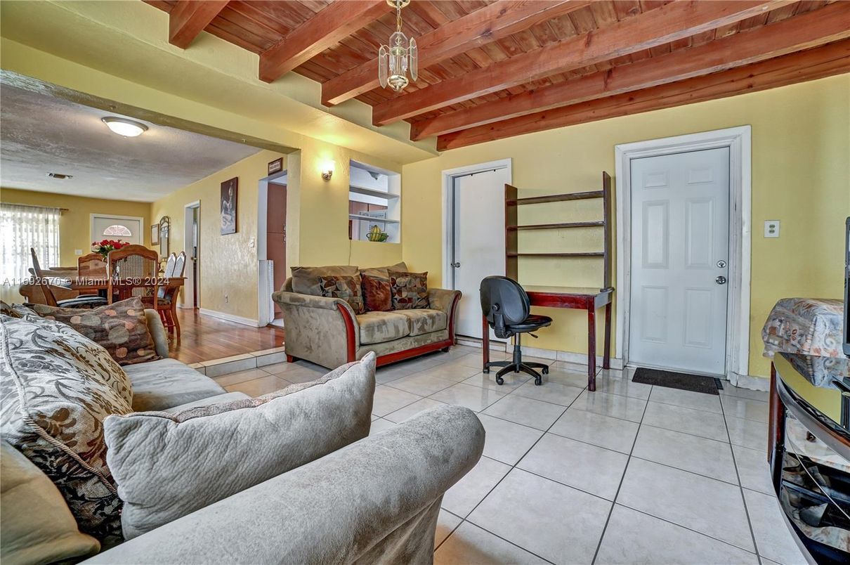 Dining room, Interior, Living room, Wooden Beams, Wooden Ceilings