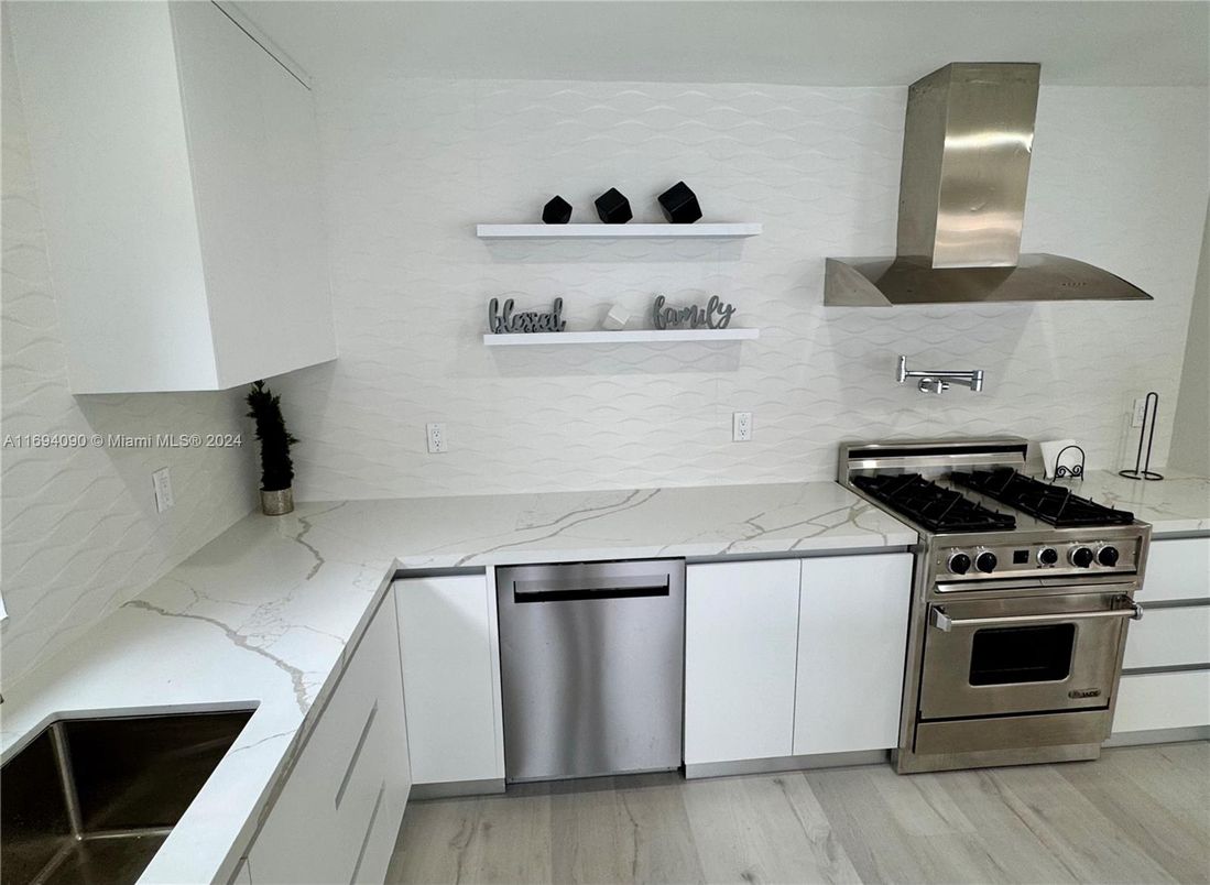 Interior, Kitchen, Stainless Steel Appliances, Wood Texture Flooring