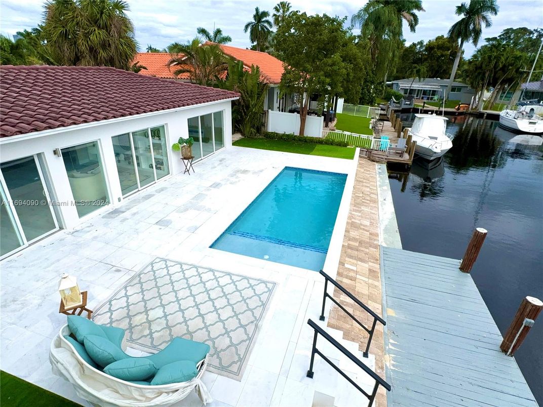 Exterior, Lake, Pool
