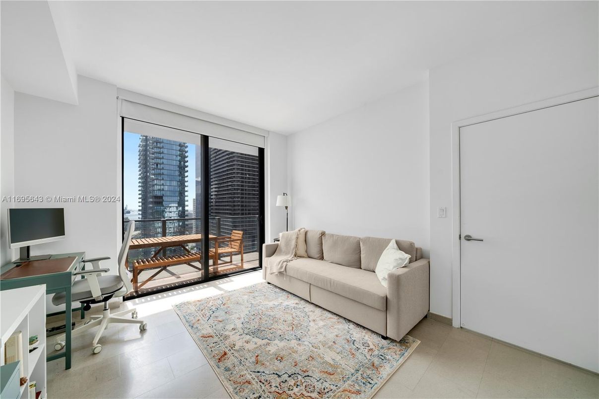 Home Office, Interior