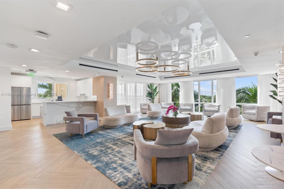 Interior, Kitchen, Living room, Pendant Lights, Recessed Lighting, Wood Texture Flooring