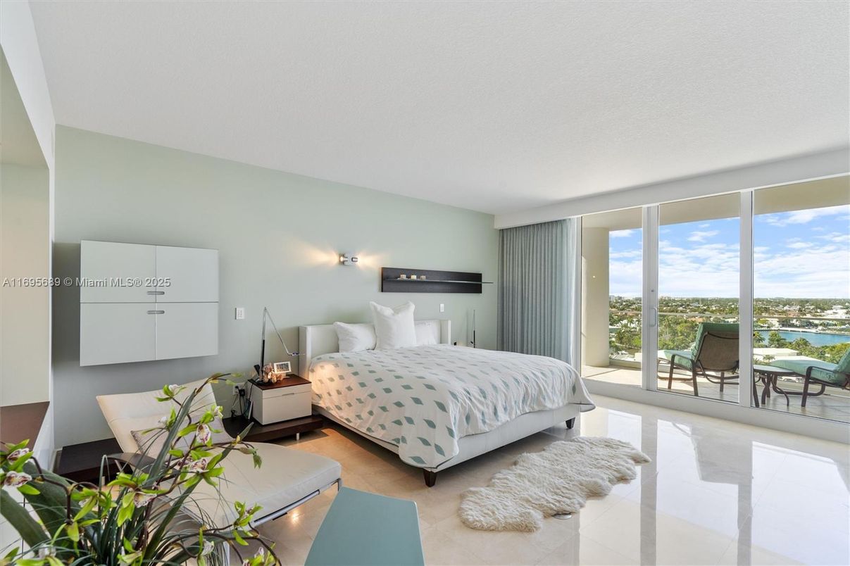 Bedroom, Interior, Water