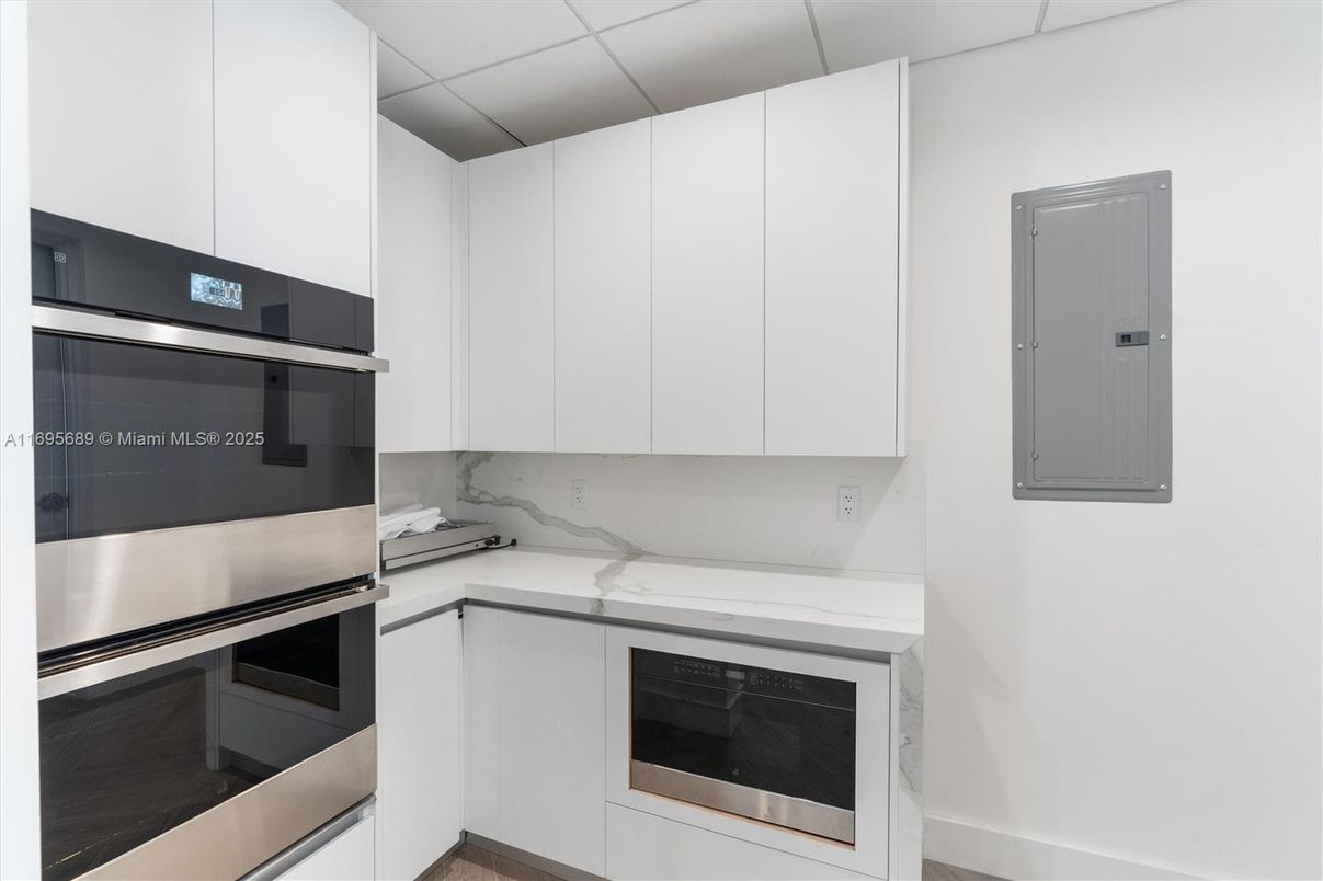 Interior, Kitchen, Stainless Steel Appliances