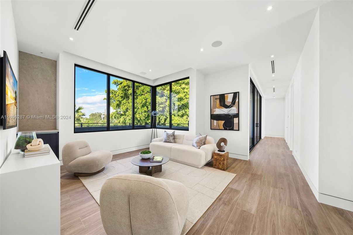 Interior, Living room, Recessed Lighting, Wood Texture Flooring