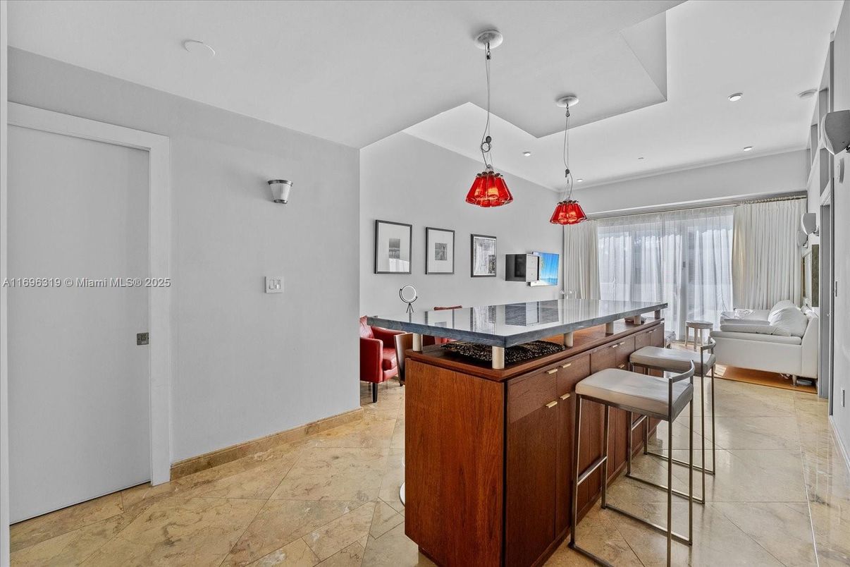 Interior, Living room, Pendant Lights, Recessed Lighting
