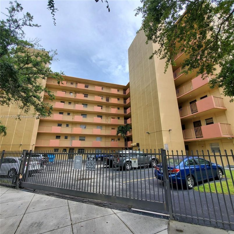 Exterior, Facade, Condo Building