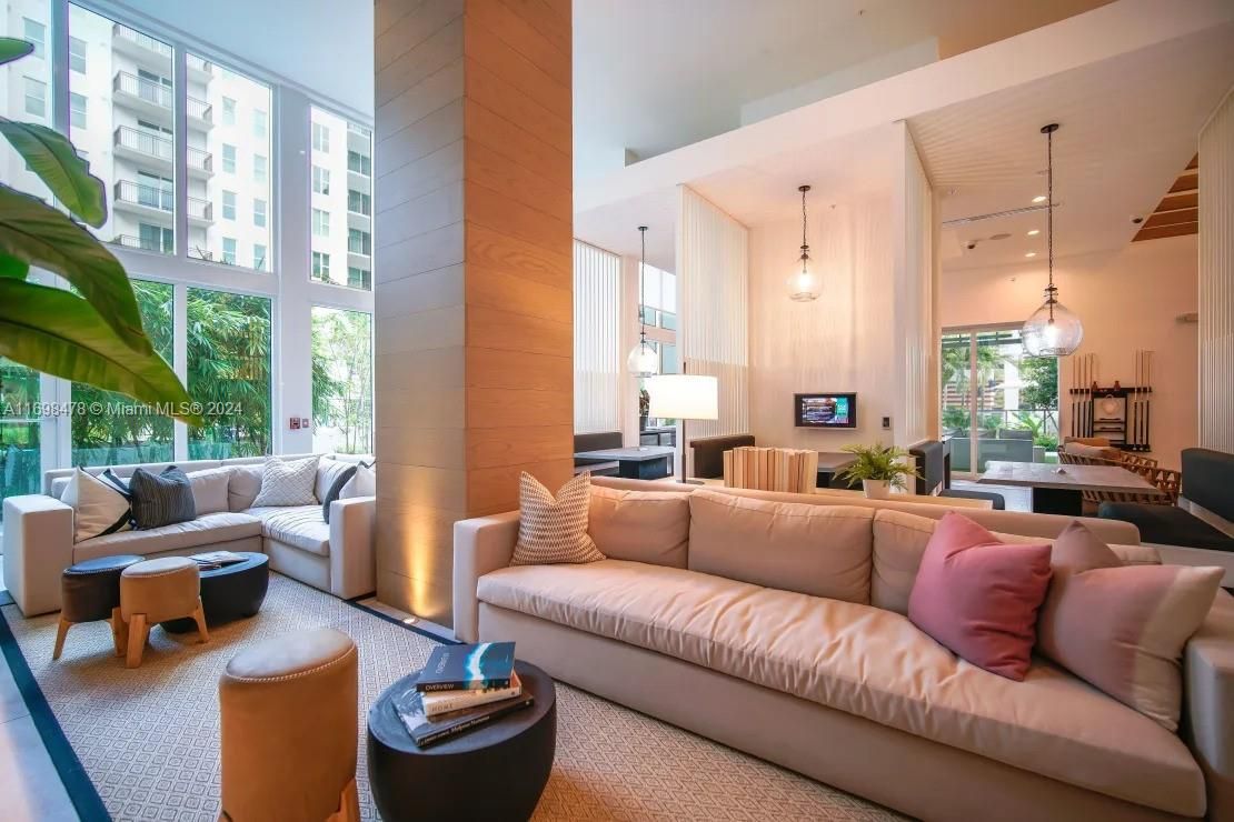 Dining room, Interior, Living room, Pendant Lights, Recessed Lighting