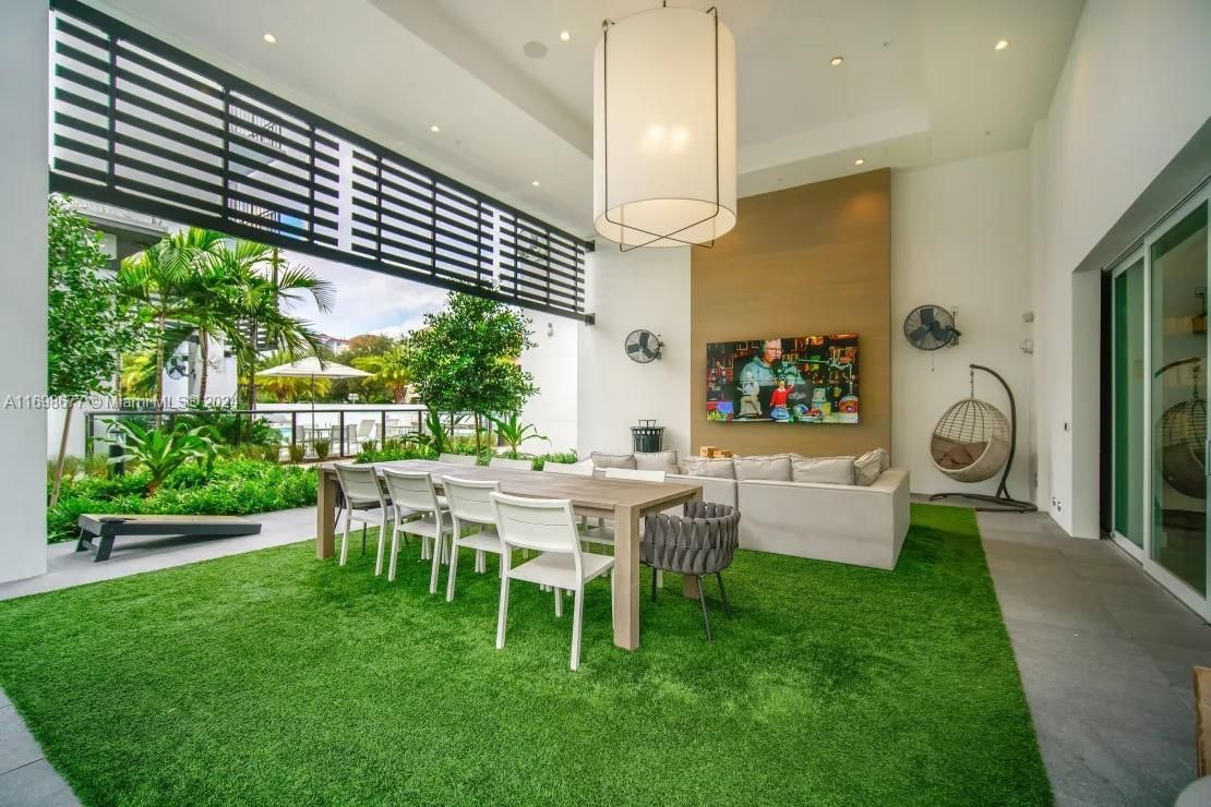 Exterior, Pendant Lights