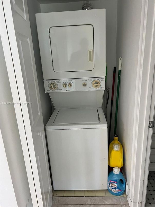 Interior, Utility Closets, Washer