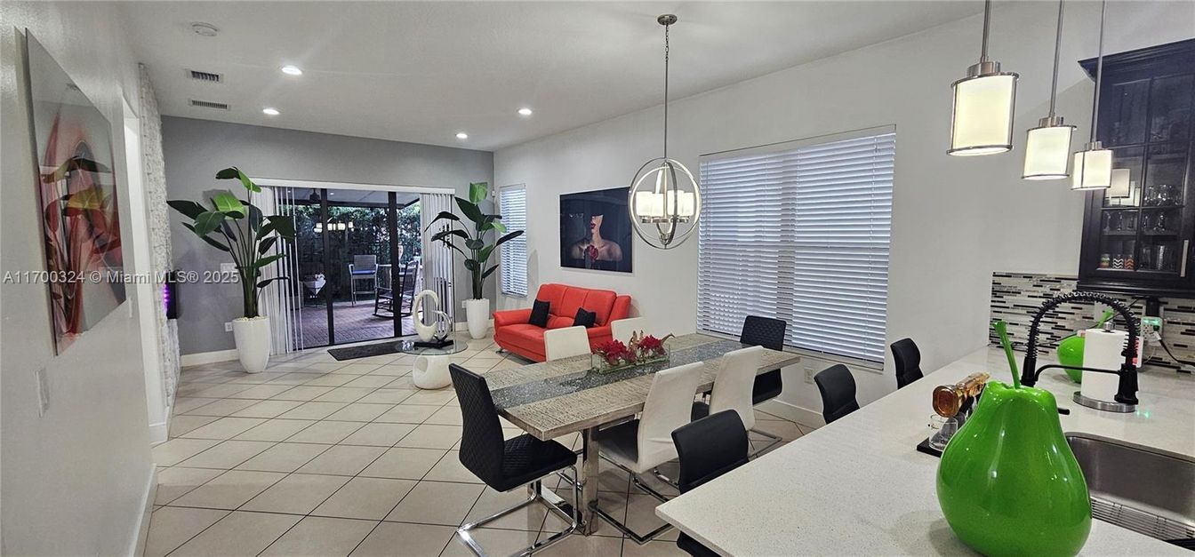 Dining room, Interior, Living room, Pendant Lights, Recessed Lighting