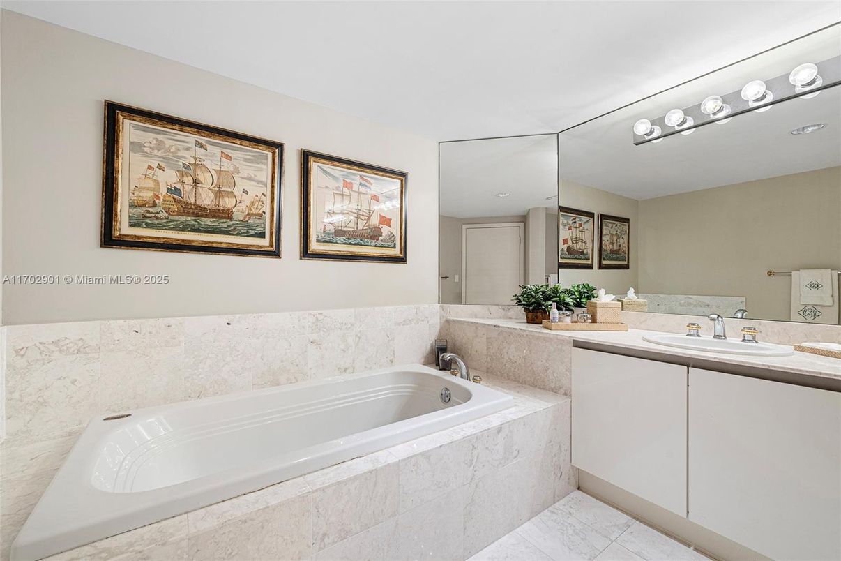 Bathroom, Dual Sink Vanities, Interior