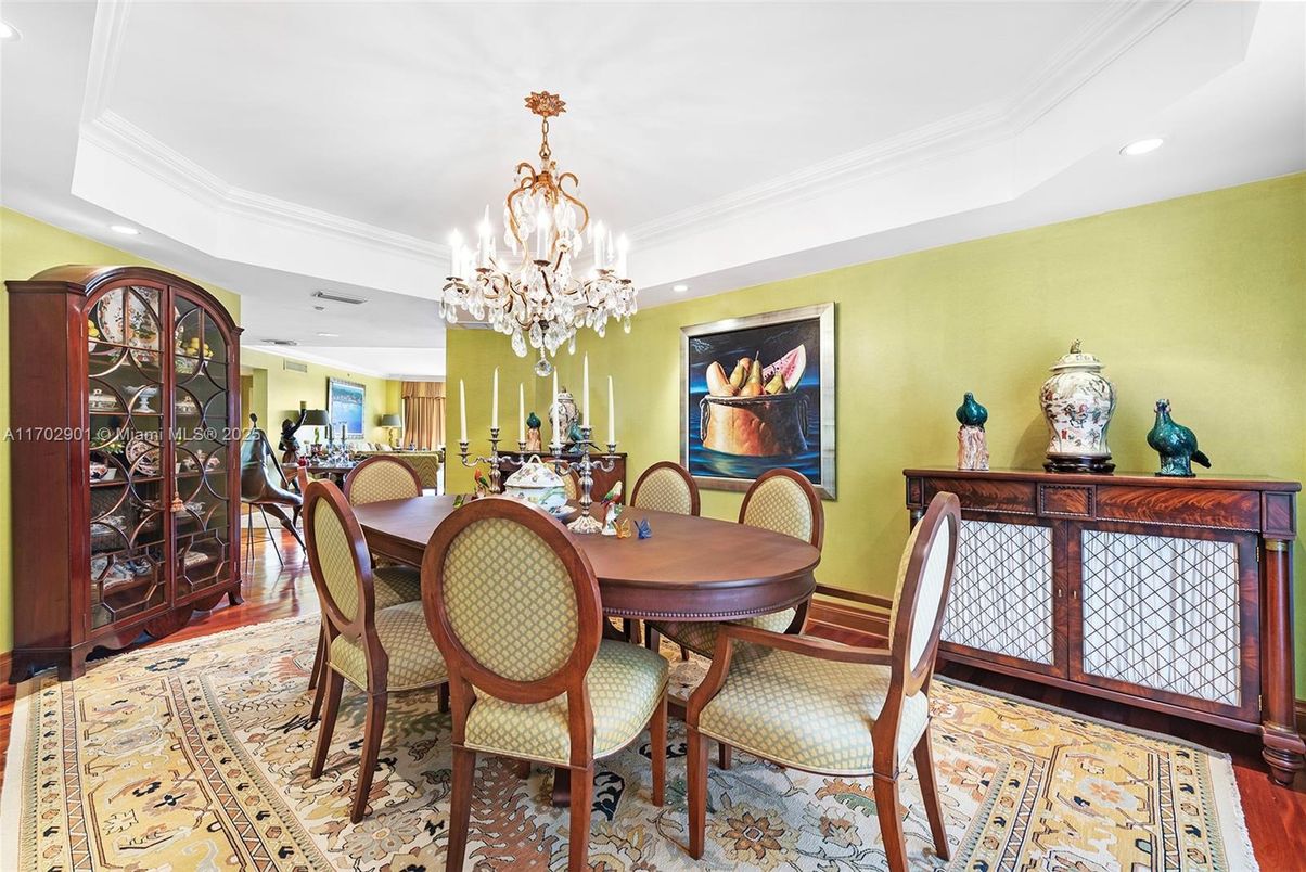 Chandelier, Dining room, Interior, Recessed Lighting, Wood Texture Flooring