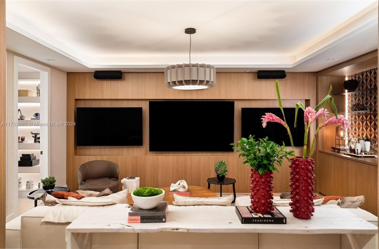 Interior, Pendant Lights, Wooden Walls