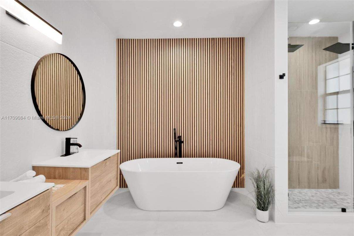 Bathroom, Free Standing Baths, Interior, Recessed Lighting